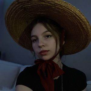 Meet your Posher, Ava